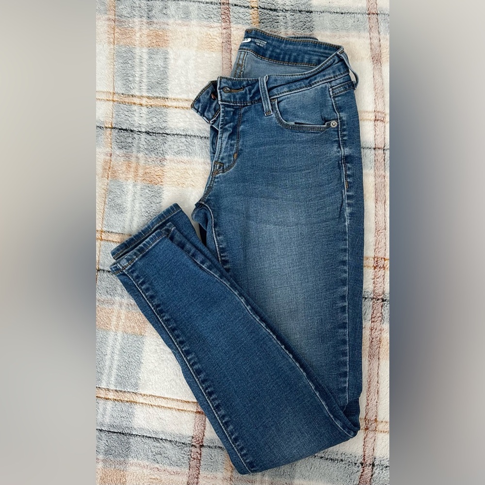 Old Navy Rockstar Super Skinny jeans